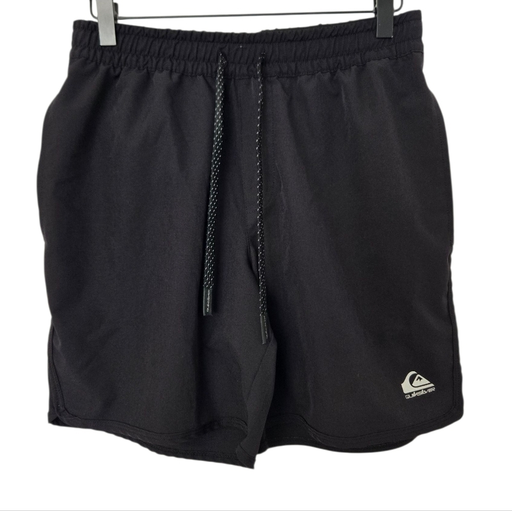 Quiksilver Black Regular Fit Shorts Size Small - Picture 1 of 3